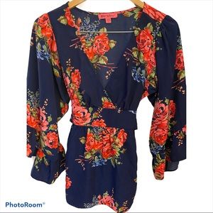 Betsey Johnson blouse size medium tie back blue